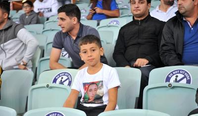 Şəhid ailələrinin üzvləri Portuqaliya ilə oyunda -