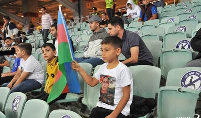 Şəhid ailələrinin üzvləri Portuqaliya ilə oyunda -