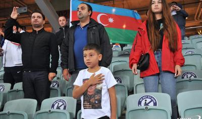 Şəhid ailələrinin üzvləri Portuqaliya ilə oyunda -