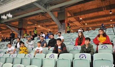 Şəhid ailələrinin üzvləri Portuqaliya ilə oyunda -