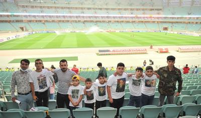 Şəhid ailələrinin üzvləri Portuqaliya ilə oyunda -