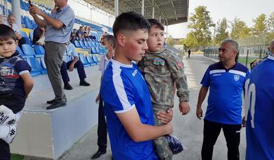 Tovuzlu futbolçulardan şəhid övladlarına böyük ehtiram -