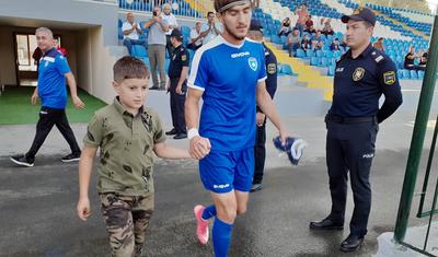 Tovuzlu futbolçulardan şəhid övladlarına böyük ehtiram -