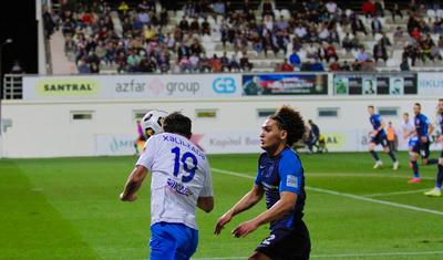 İki qəsəbə arasında "soyuq futbol" -