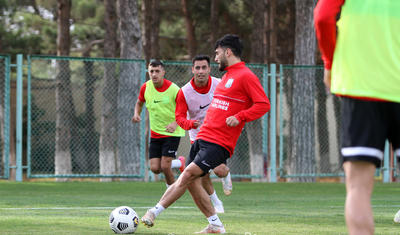 “Neftçi”nın futbolçuları baş məşqçini də özlərinə qoşub...