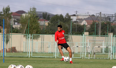 “Neftçi”nın futbolçuları baş məşqçini də özlərinə qoşub...