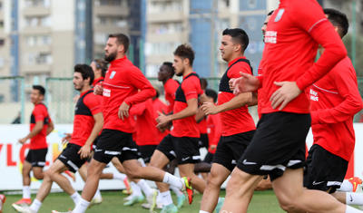 “Neftçi”nın futbolçuları baş məşqçini də özlərinə qoşub...