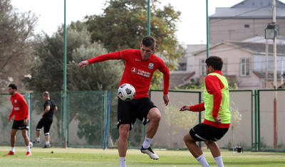 “Neftçi”nın futbolçuları baş məşqçini də özlərinə qoşub...