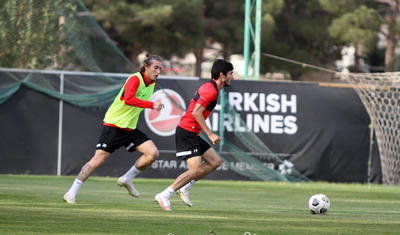 “Neftçi”nın futbolçuları baş məşqçini də özlərinə qoşub...