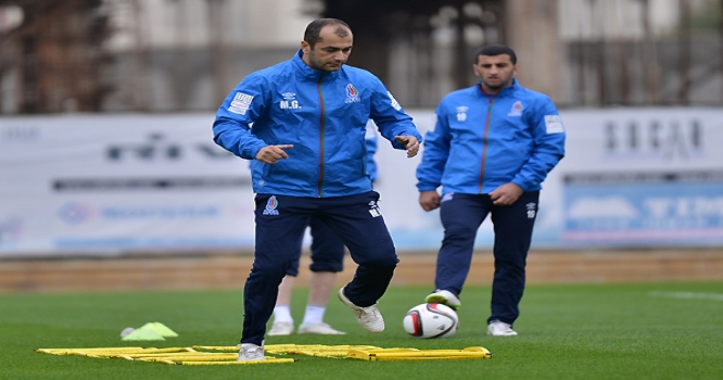 Azərbaycan futbolunun "professor"u "kölgə"də qaldı