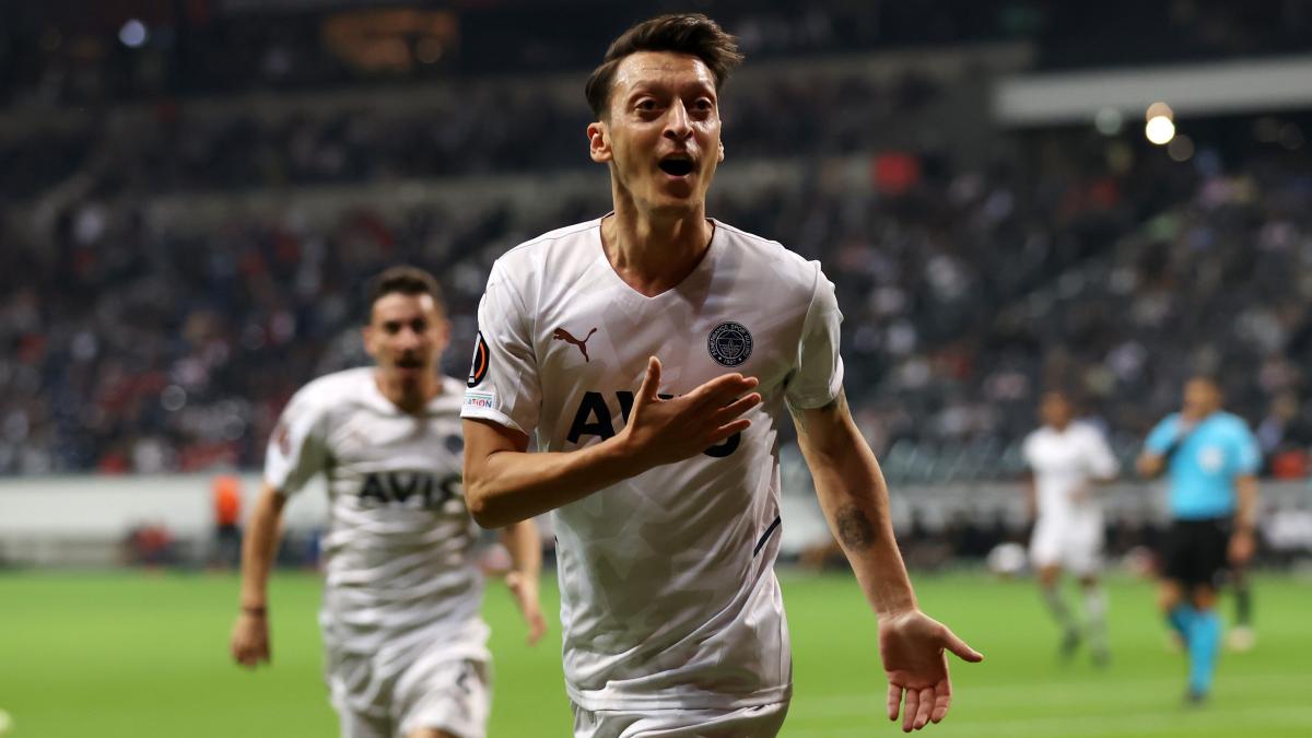 Məsut Özil Premyer Liqada bu kluba keçəcək?