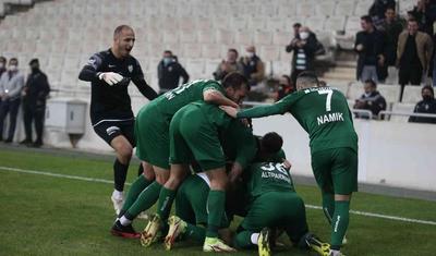 Namiqin istədiyi oldu - Türkiyədə Azərbaycan duelindən