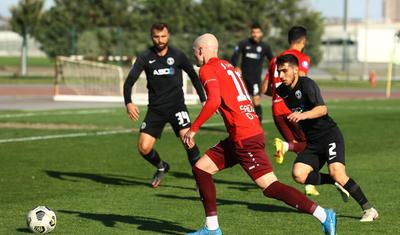 Çəkilin kənara, qarşımı kəsməyin -