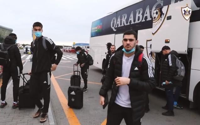 "Qarabağ"ın futbolçuları yolboyu deyə-gülə... VİDEO