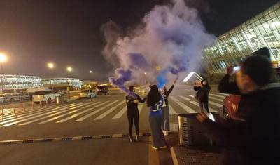 "Qarabağ" Bakıya qayıtdı, Hava Limanı tüstüyə qərq oldu -