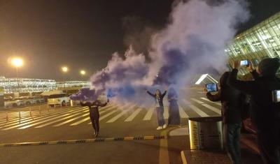 "Qarabağ" Bakıya qayıtdı, Hava Limanı tüstüyə qərq oldu -