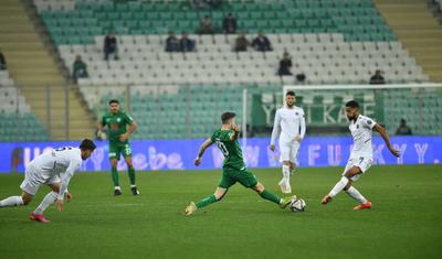 Namiqin "Bursaspor"da üçüncü qolunu vuruğu oyundan