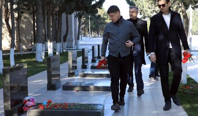 "Sumqayıt"ın yeni baş məşqçisi Şəhidlər Xiyabanını ziyarət etdi -