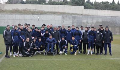 "Qarabağ"a gəldi, Qurban Qurbanova hədiyyə verdi, uşaqlıq arzusu reallaşdı -
