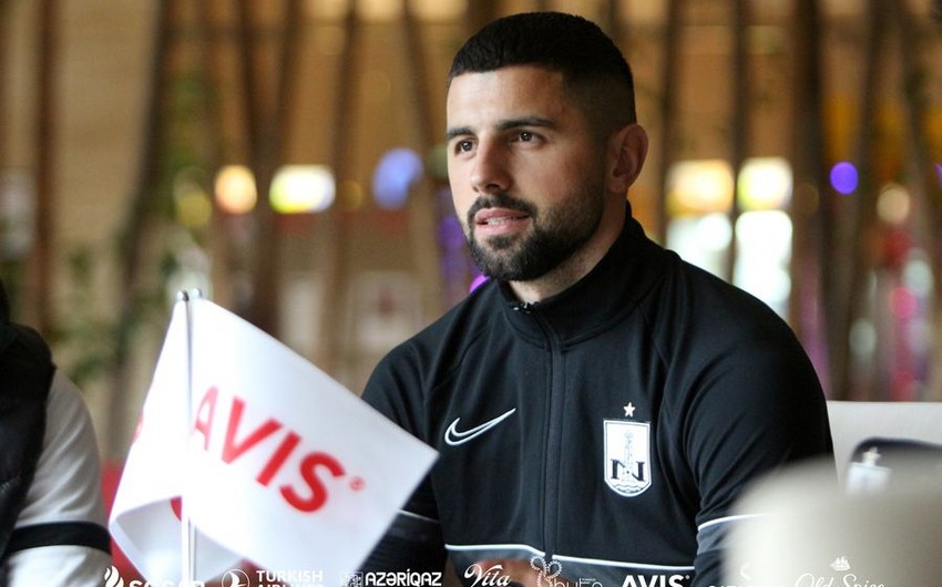 "Neftçi" ilə 1,5 illik müqavilə imzaladı, “Qarabağ”a XƏBƏRDARLIQ ETDİ