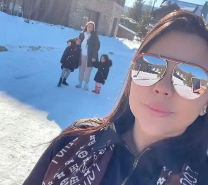 Almeyda Antalyada tər tökür, xanımı Azərbaycanda bu cür əylənir - FOTOLAR