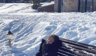 Almeyda Antalyada tər tökür, xanımı Azərbaycanda bu cür əylənir -