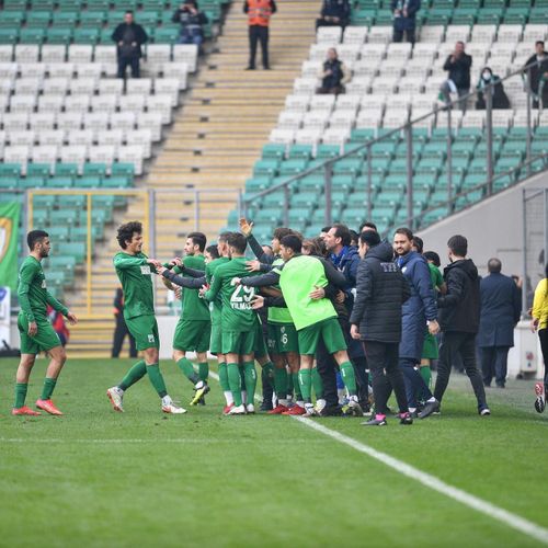 Namiq qol pası verdi, “Bursaspor” qazandı, təhlükəli zonadan çıxdı