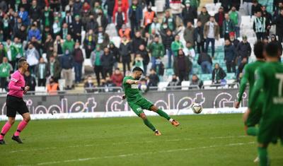 Baxın, Namiq "Bursaspor"a bu cür xidmət edir -