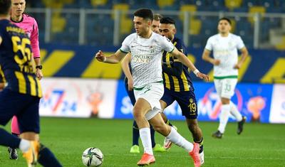 Namiq Ankarada 1 saatdan 1 dəqiqə artıq…