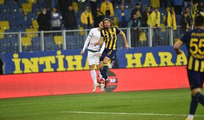 Namiq Ankarada 1 saatdan 1 dəqiqə artıq…
