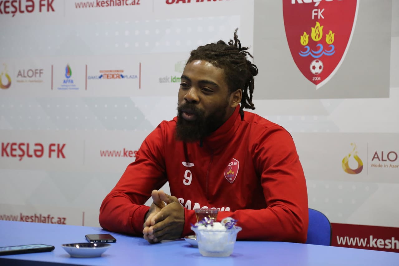 Xavidən bir kəlmə ilə tərif – Dahi!
