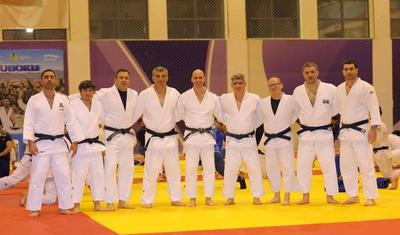 Azərbaycanlı nazir yığmanın məşqini izlədi -