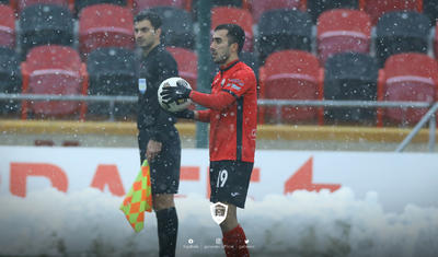 Premyer Liqa futbolçularının qar üzərində rəqsi -