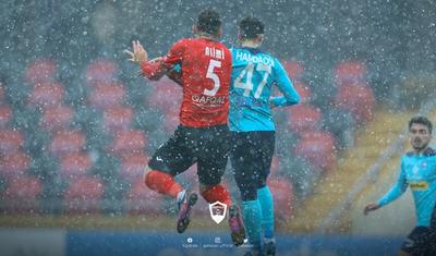 Premyer Liqa futbolçularının qar üzərində rəqsi -