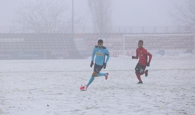 Premyer Liqa futbolçularının qar üzərində rəqsi -