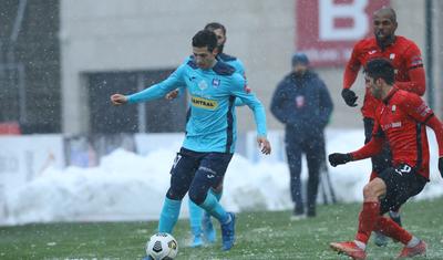 Premyer Liqa futbolçularının qar üzərində rəqsi -