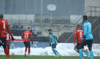 Premyer Liqa futbolçularının qar üzərində rəqsi -