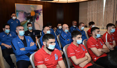 AFFA rəhbərliyi yığmaya çağırılanları bir yerə yığıb…