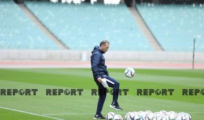 Millinin 3 futbolçusu kənrda qaldı -