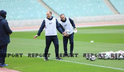 Millinin 3 futbolçusu kənrda qaldı -