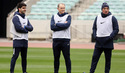 Millinin 3 futbolçusu kənrda qaldı -