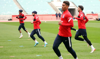 Millinin 3 futbolçusu kənrda qaldı -