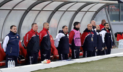 "Cırtdanlar" Azərbaycan yığmasını "əsir götürdü" -