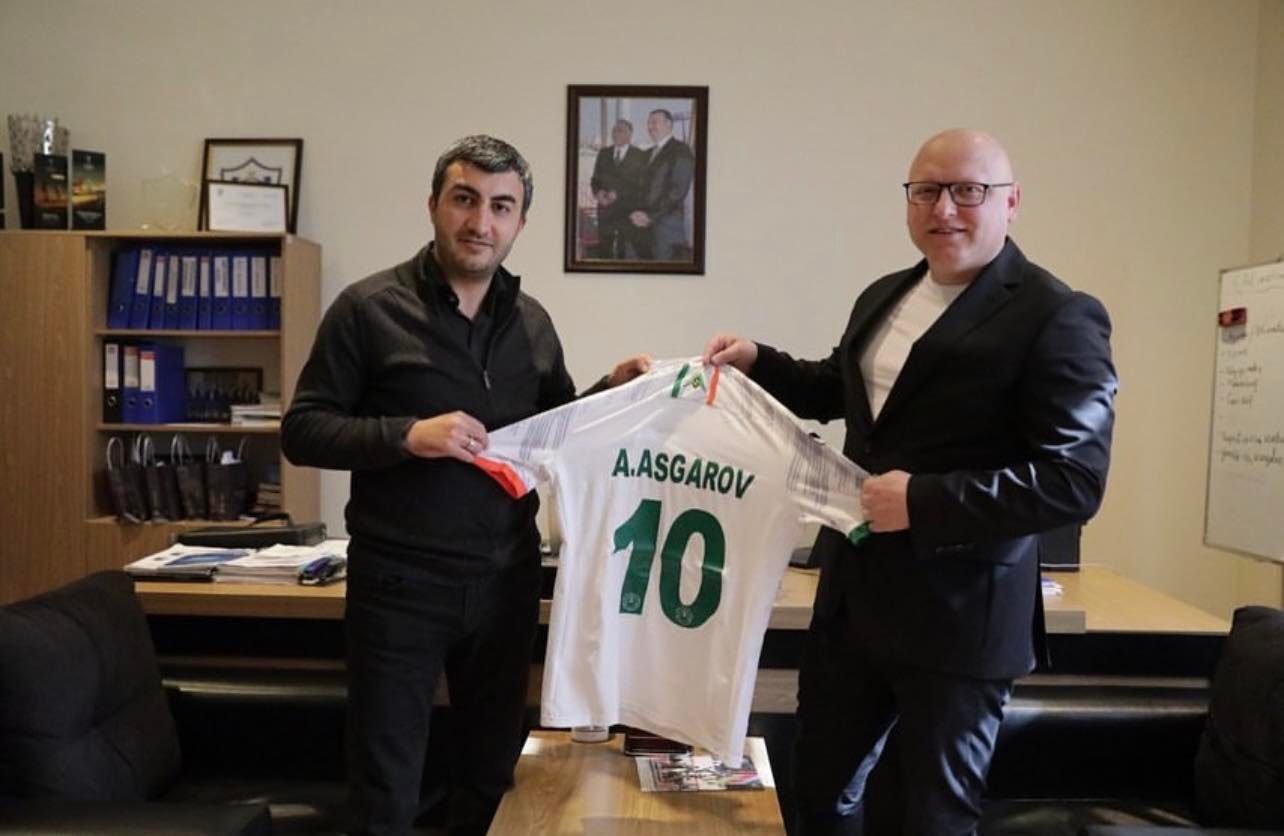 "Alanyaspor"un baş direktoru "Qarabağ"a gəldi, özüylə hədiyyə də gətirdi