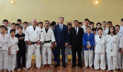 Nazir iki rayonun gənc idmançıları ilə söhbət etdi -