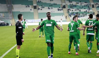 Namiq məhsuldar ötürmə verdi, "Bursaspor" "qara zolaq"dan çıxdı -