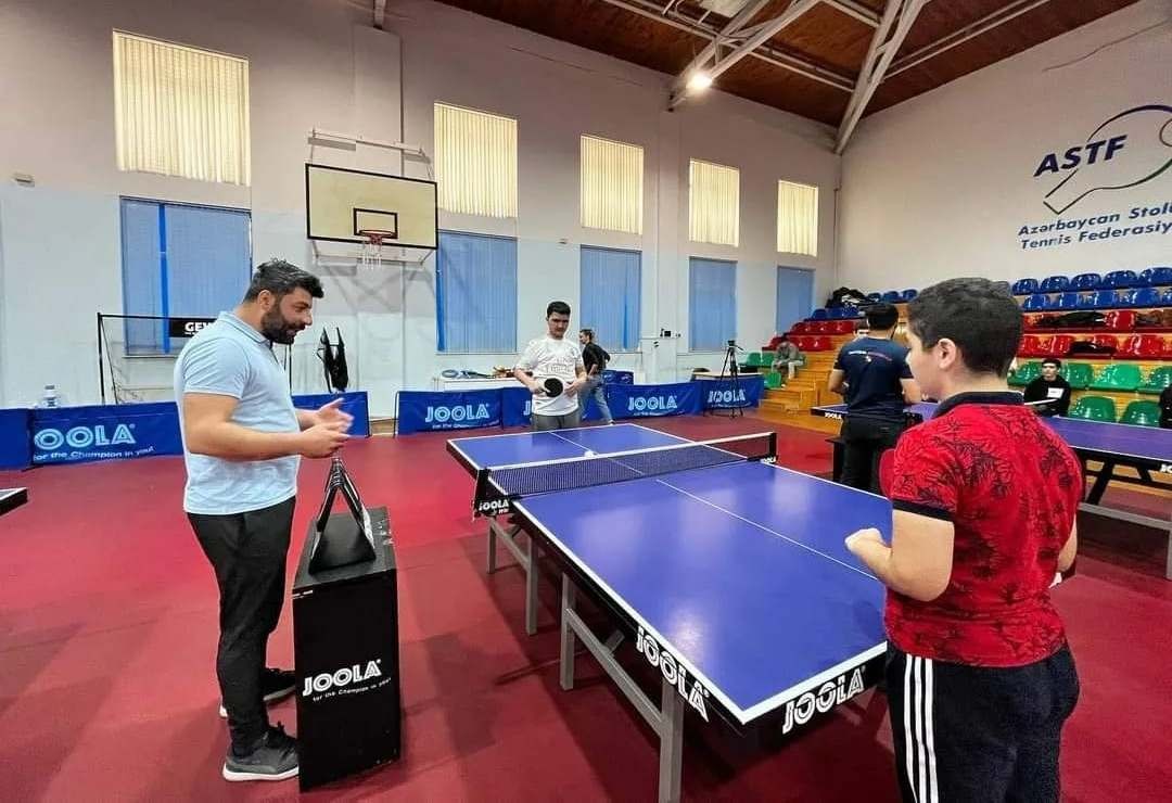 Autizmli uşaqlar arasında stolüstü tennis yarışı keçirildi - FOTOLAR