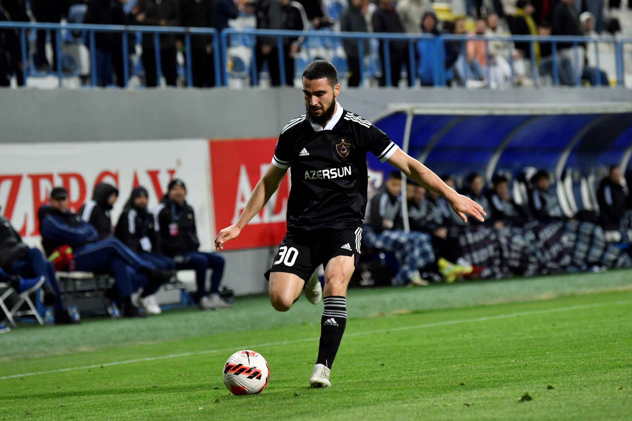 Карабах (футбольный клуб, агдам). Гарабаг. Гарабаг футбол кулбунун. Диниев шахин футболист. Qarabag zaqreb canli.