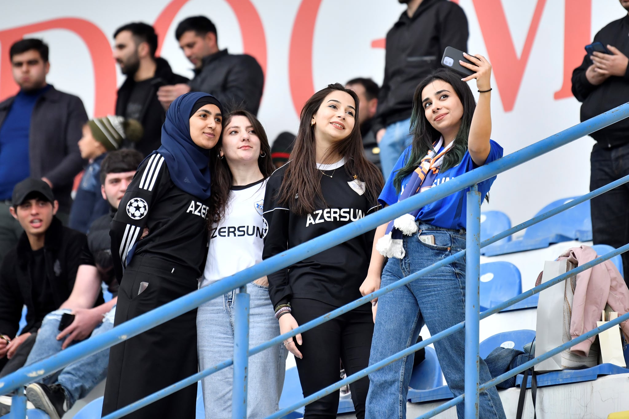 Azərbaycanda futbola gələnlərə hədiyyə paylanacaq – ÖZƏL GÜNÜN DETALLARI