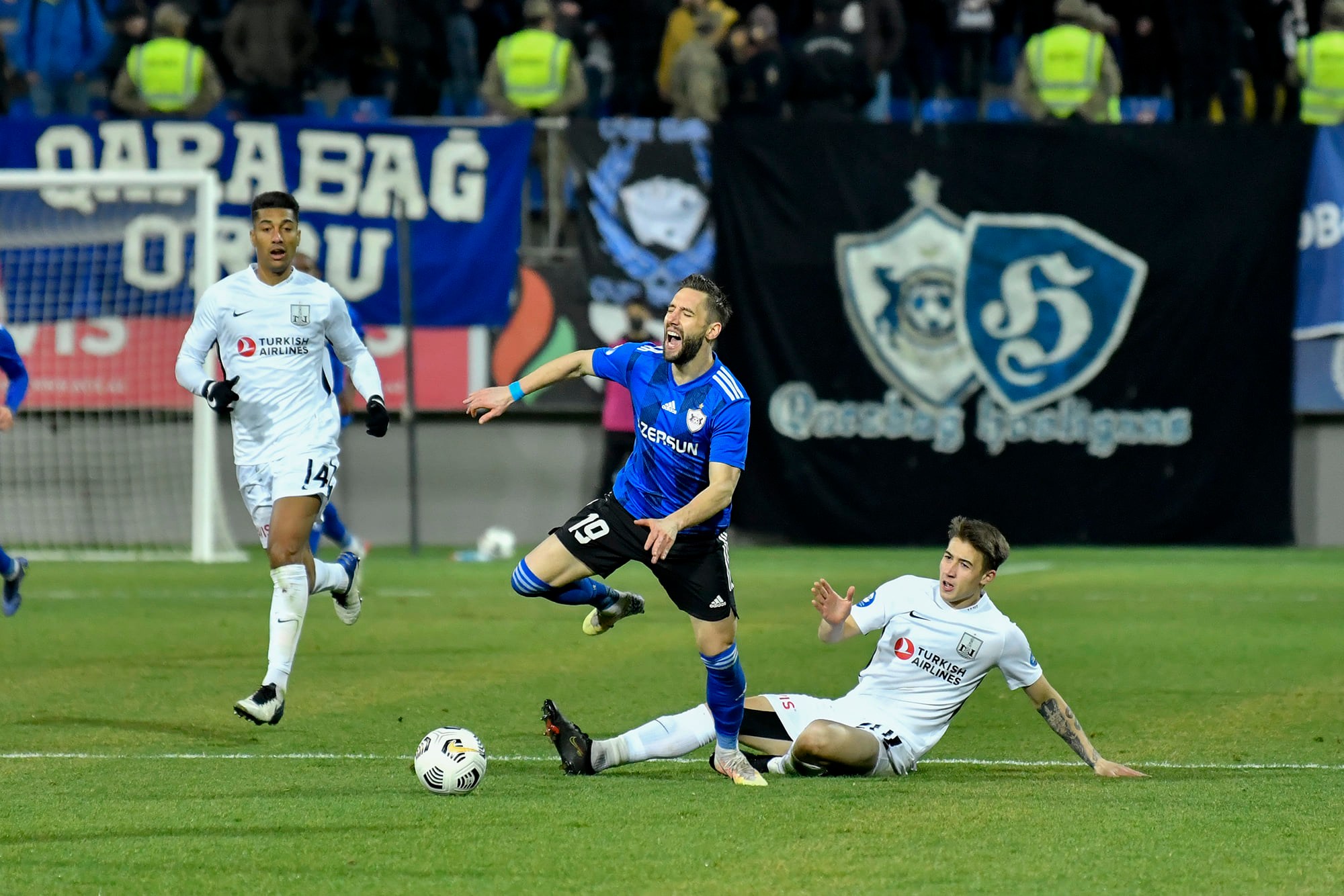 “Qarabağ”la “Neftçi”nin...